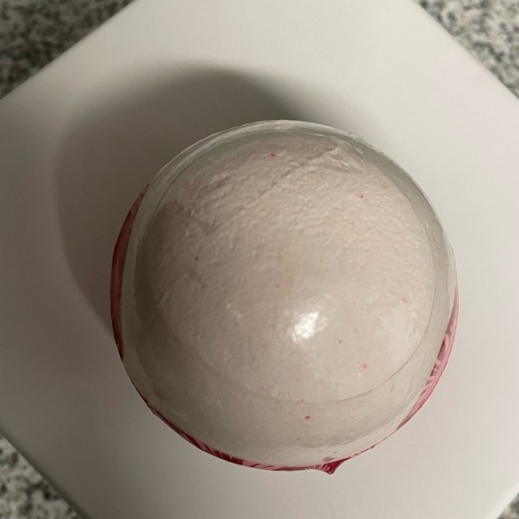 Bath & Body Works Japanese Cherry Blossom “Bath Fizzy” - Picture 5 of 10